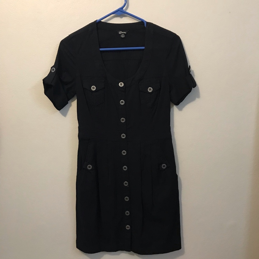 GUESS Black Buttom Dress✨